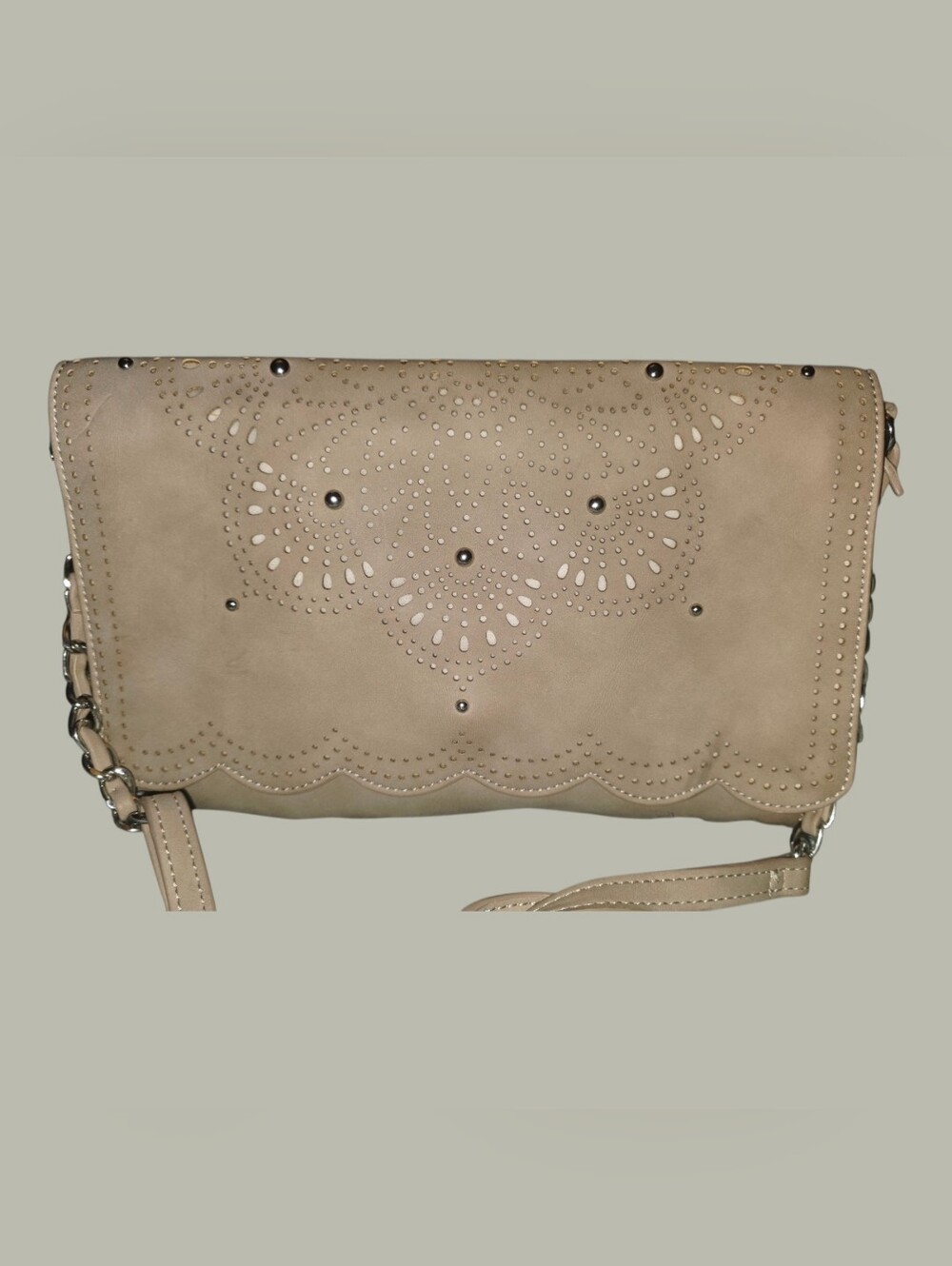 Jessica Simpson Scalloped Laser-Cut Beige Clutch